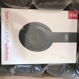Beats studio 3 wireless headphone— dr. Dre beats